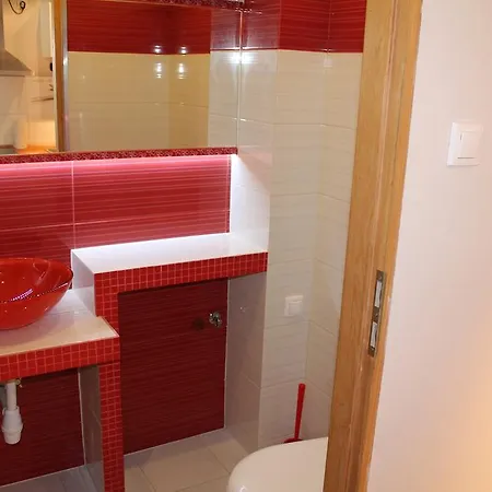 アパート Kubik-studio